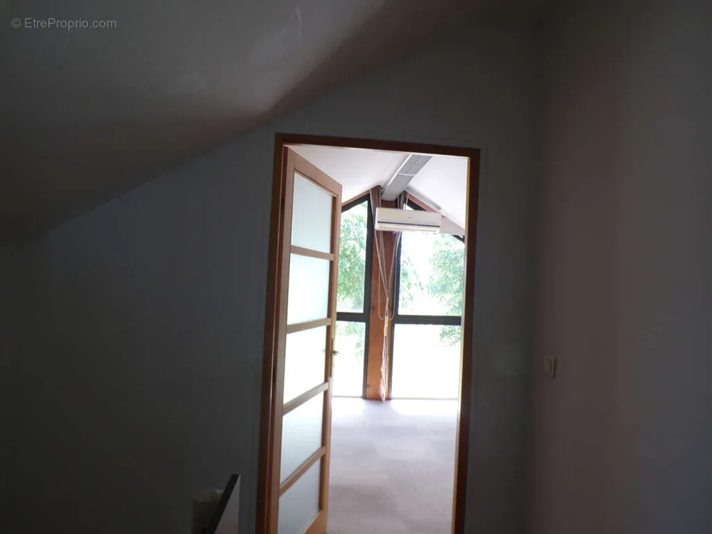 Pièces - Maison Ossature Bois avec Espace Professionnel sur Axe Passant