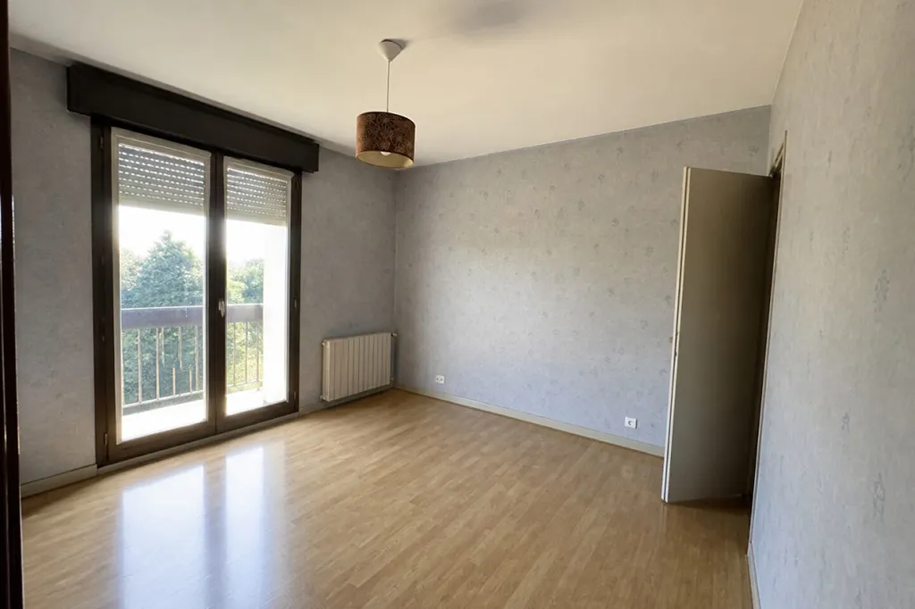Pièces - Appartement avec Volumes Généreux à Annemasse