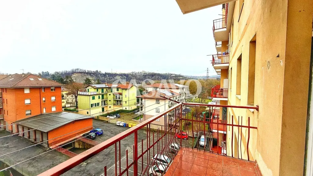 Balcon - Modernised Apartment with Balcony in Ovada