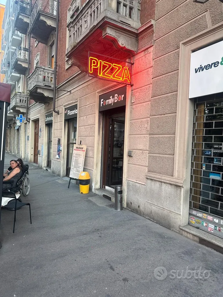 Extérieur - Pizzeria Bar with Kitchen near Campus