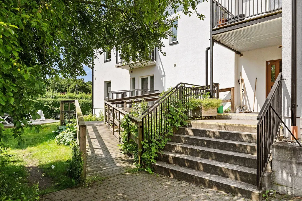 Toad - Open-Plan Apartment with Park Access in Lund