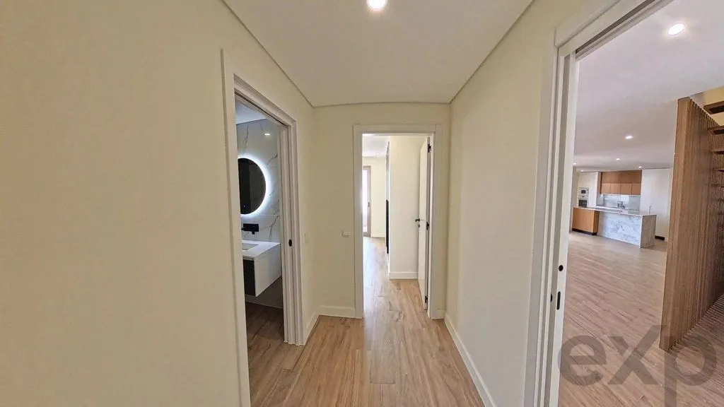 Esik - Luxury Flat with City View in Almancil