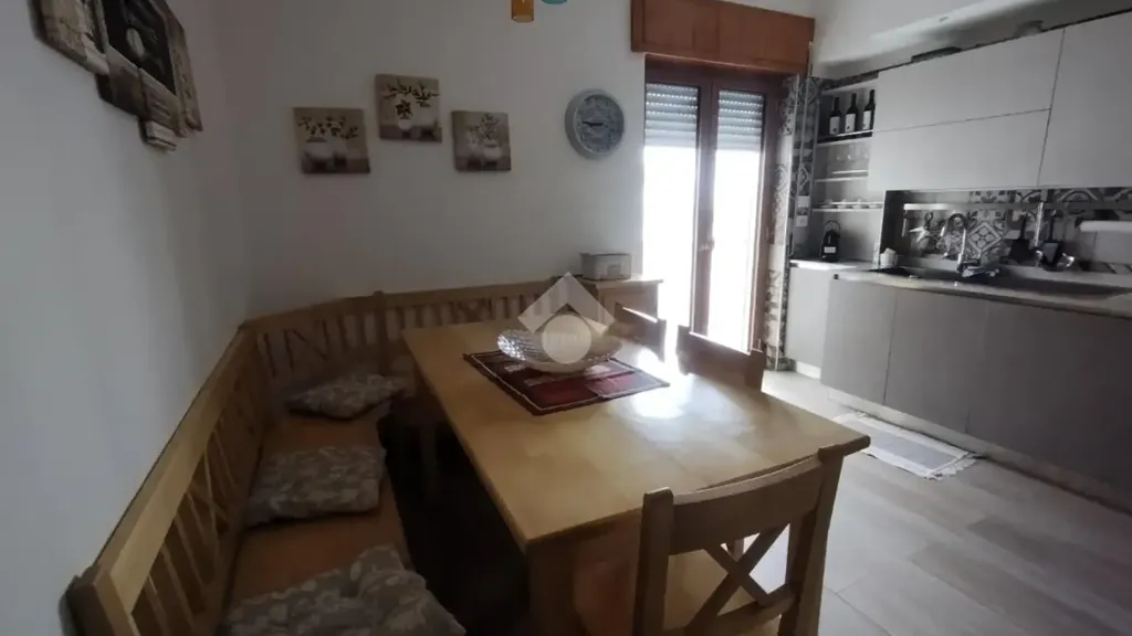 Salle à manger - Spacious Apartment with Balcony in Castrolibero