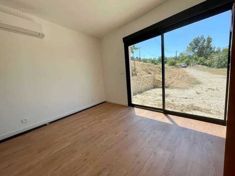 Pièces - Villa Moderne avec Vue sur le Luberon à Vaucluse