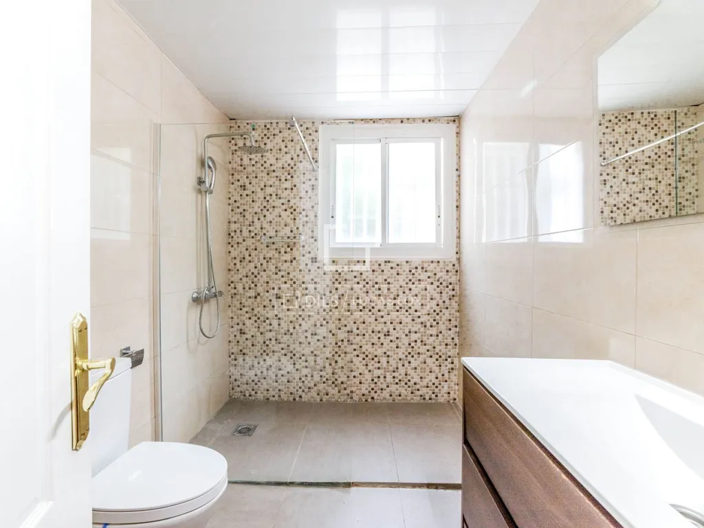 Vannitoad - Six-Bedroom House with Pool in Levantina