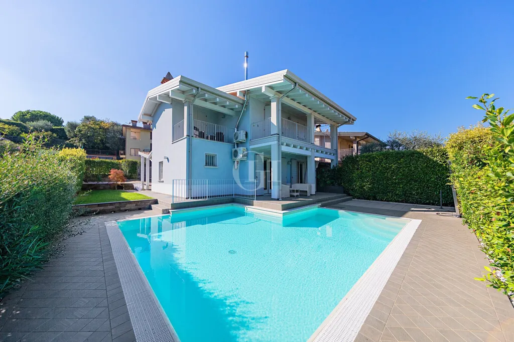 Piscine - Modern Villa with Lake View in Polpenazze