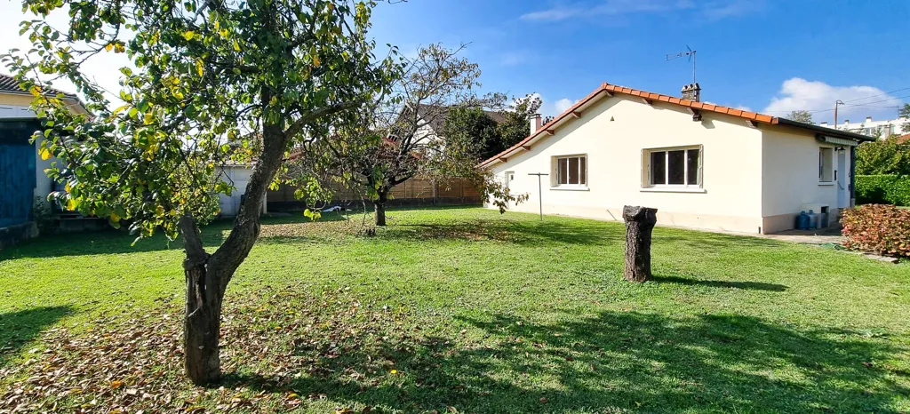 Aed - Ground Floor House with Piscinable Garden in Quiet Area
