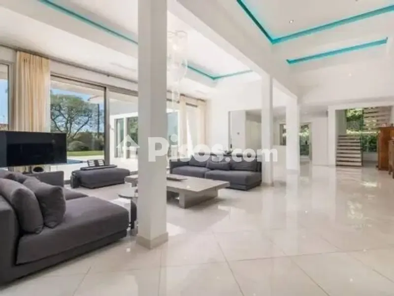 Elutuba - Renovated Chalet with Pool in Sotogrande