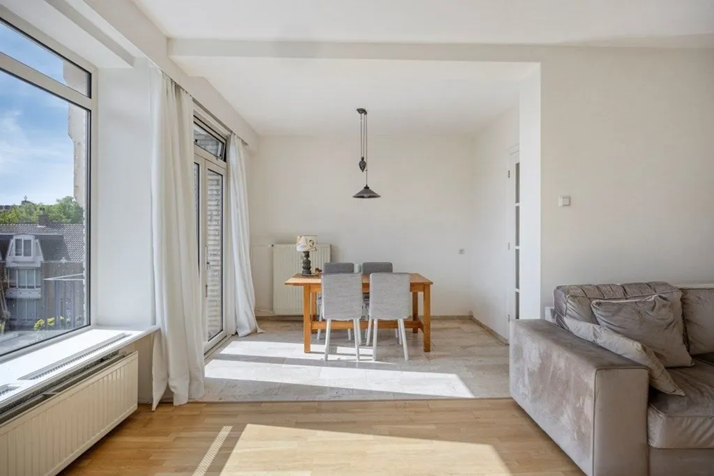 Elutuba - Bright Two-Bedroom Portiekflat in Benoordenhout