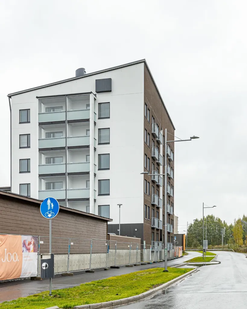 Exterior - Bright Penthouse with Balcony in Hämeenlinna