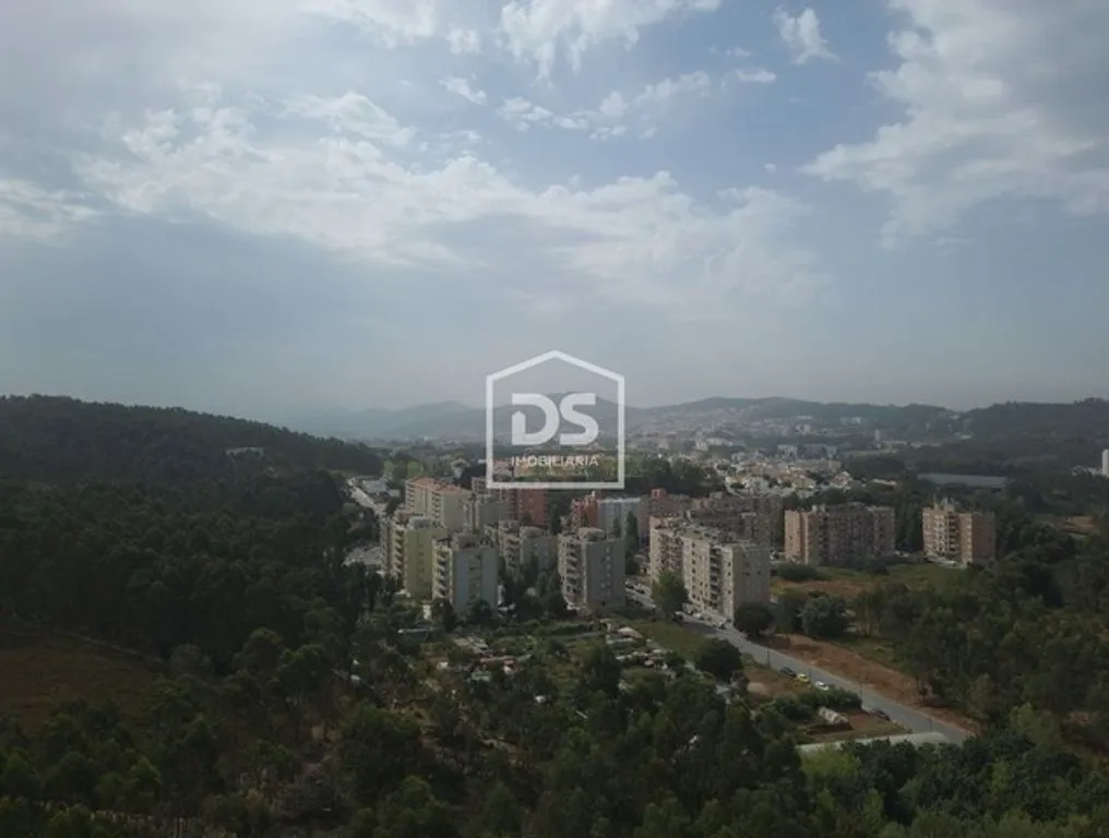 Luxury Villa with Solar Panels in Penafiel