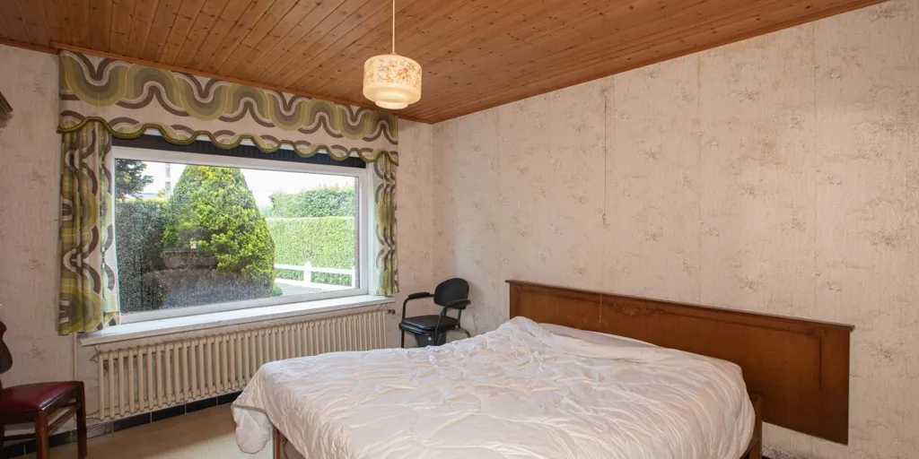 Magamistoad - Renovatable House with Garden in Kortemark