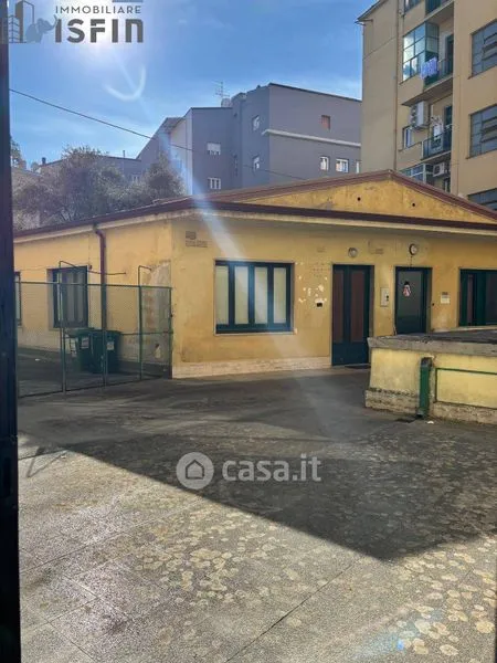 Esterno - Three-Bedroom Flat with Courtyard in Cosenza