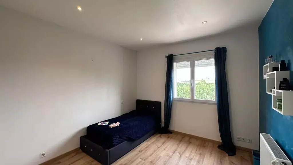 Chambres - Maison avec Piscine et Jardin à Montélimar