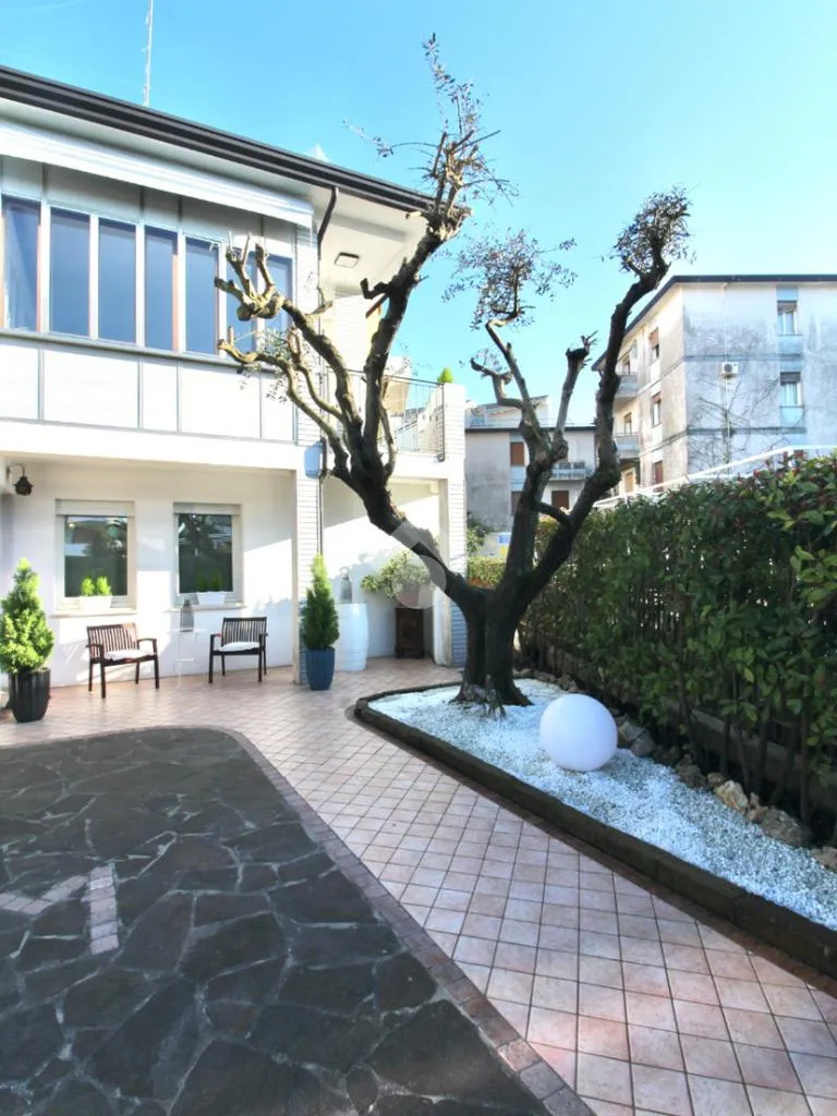 Jardin - Villa with Private Garden in Caorle