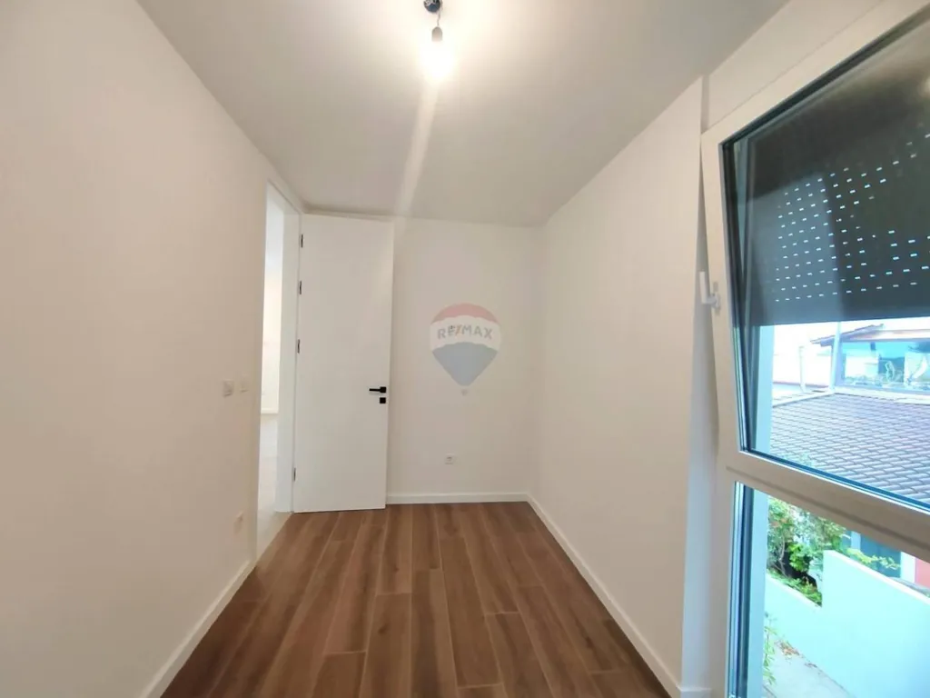 Pièces - Modern Apartment with Balcony in Omišalj Centre