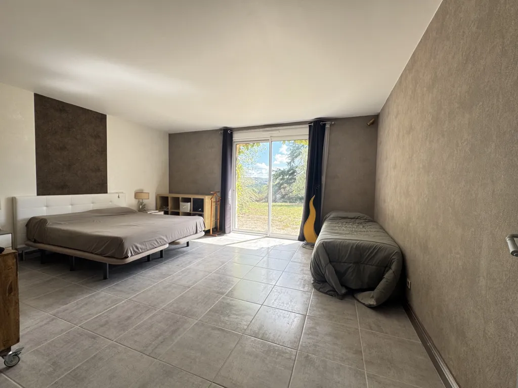 Bedrooms - Luxury House with Large Garden in Beaurepaire