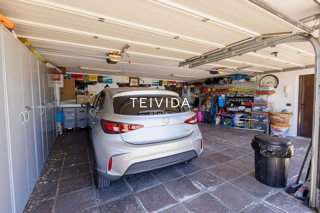 Garage - Villa with Pool and Bodega in El Rosario