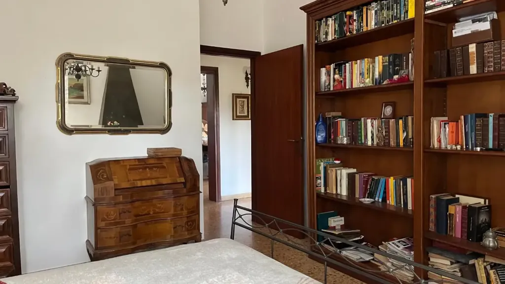 Kabinet - Duplex Apartment with Garden in Pisa
