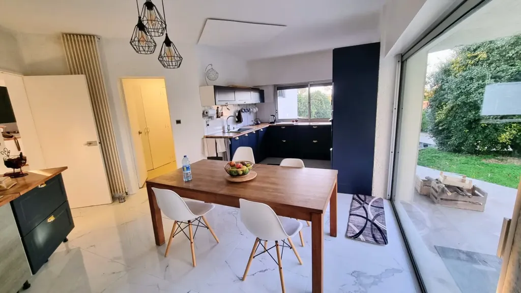 Salle à manger - Villa d'Architecte avec Piscine à Mazerolles