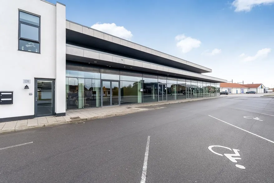 Välivaade - Office Space with Parking in Urban Area
