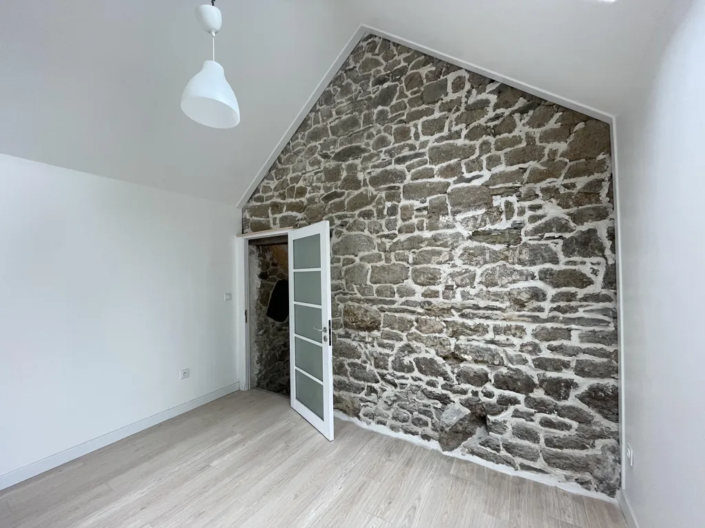 Rooms - Rustic Stone House with Garden in Countryside