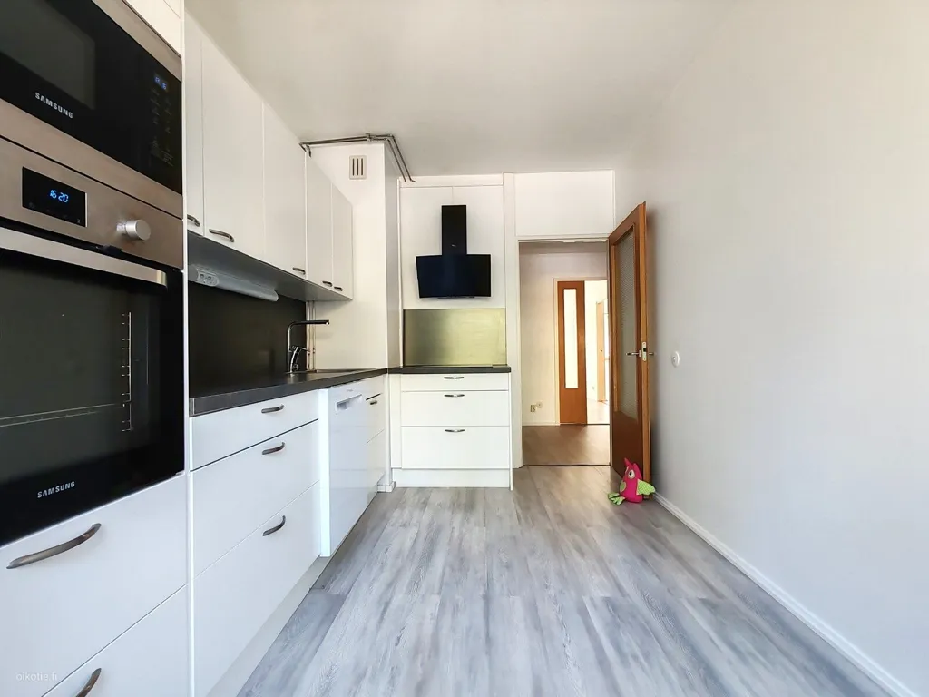 Cucina - First Floor Apartment with Balcony in Pori Centre