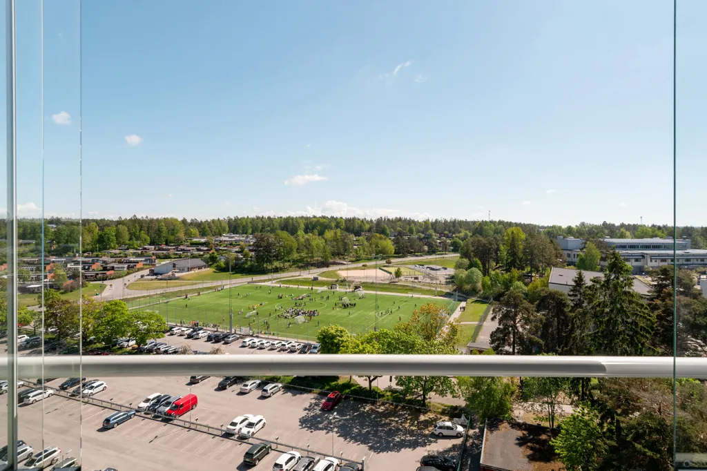 Õhuvaade - Apartment with Balcony View in Popular Area