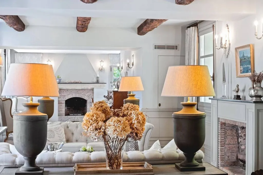 Living Room - Luxury Villa with Heated Pool in Cap d'Antibes