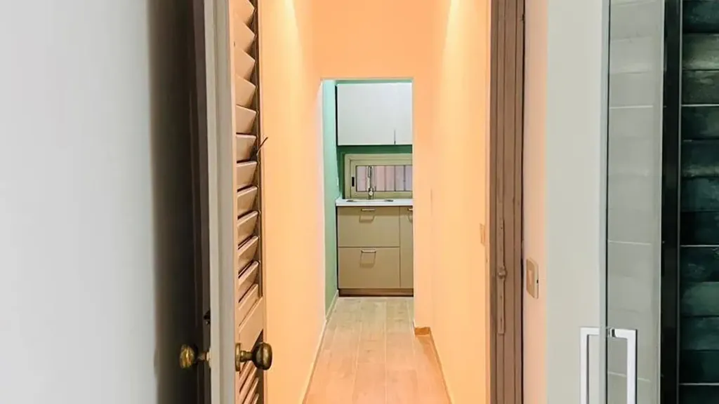 Esik - Rustic-Style Flat with Balcony in Palermo