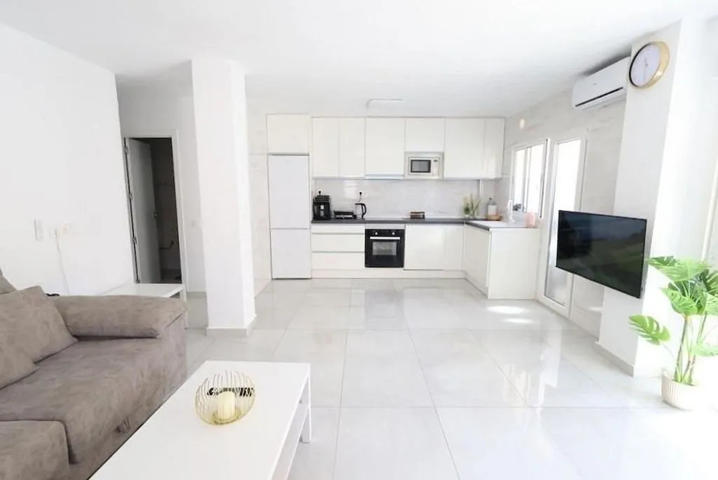 Séjour - 3-Bed Flat with Pool in El Acequión, Torrevieja