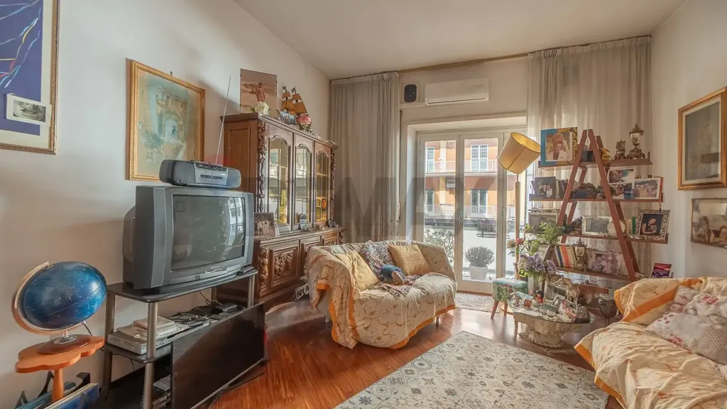 Séjour - Furnished Apartment with Balcony in Rome