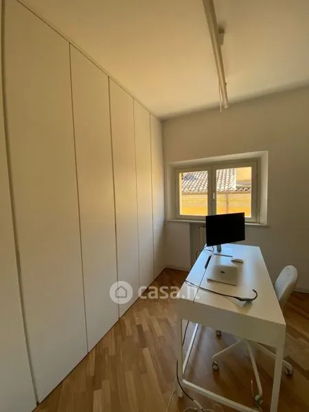 Bureau - Rustic-Style Flat with Caminetto in Modena