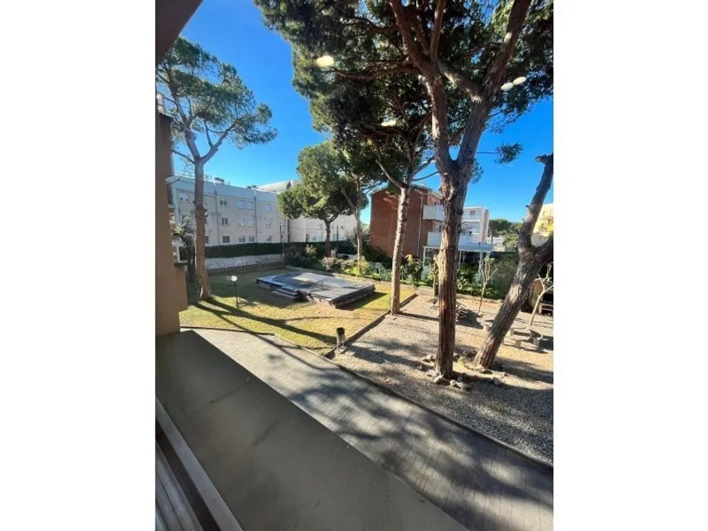Jardin - Luxury Flat with Pool View in Gavà