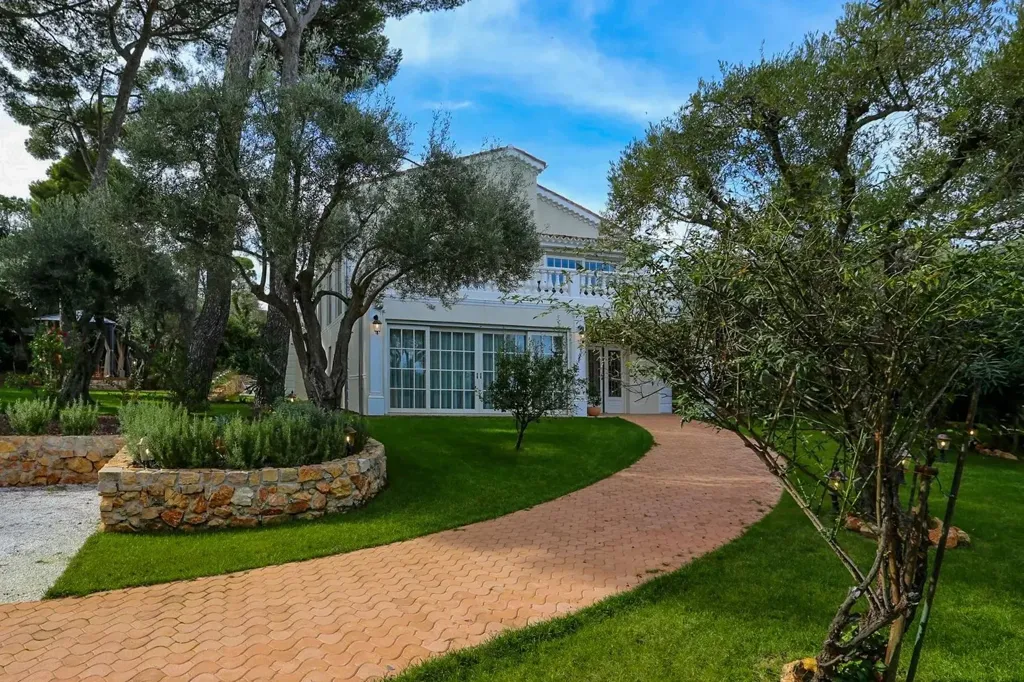 Garden - Neo-Classical Villa with Sea View in Cap d’Antibes