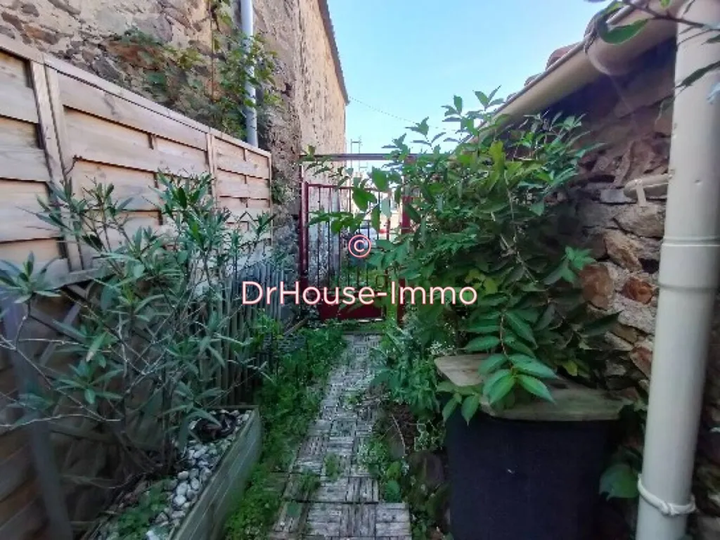 Garden - Stone House with Garden in Corcoué-sur-Logne Centre
