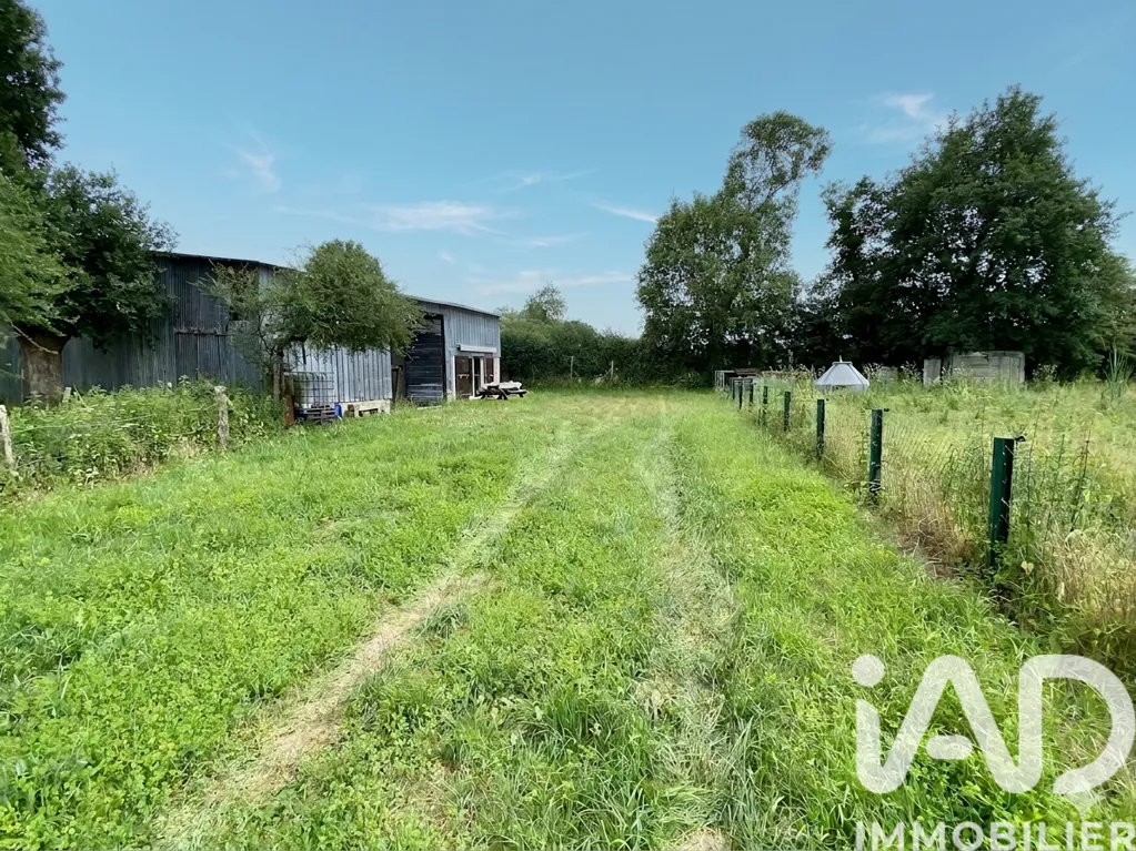 Jardin - Terrain de Loisirs avec Étang à Brée