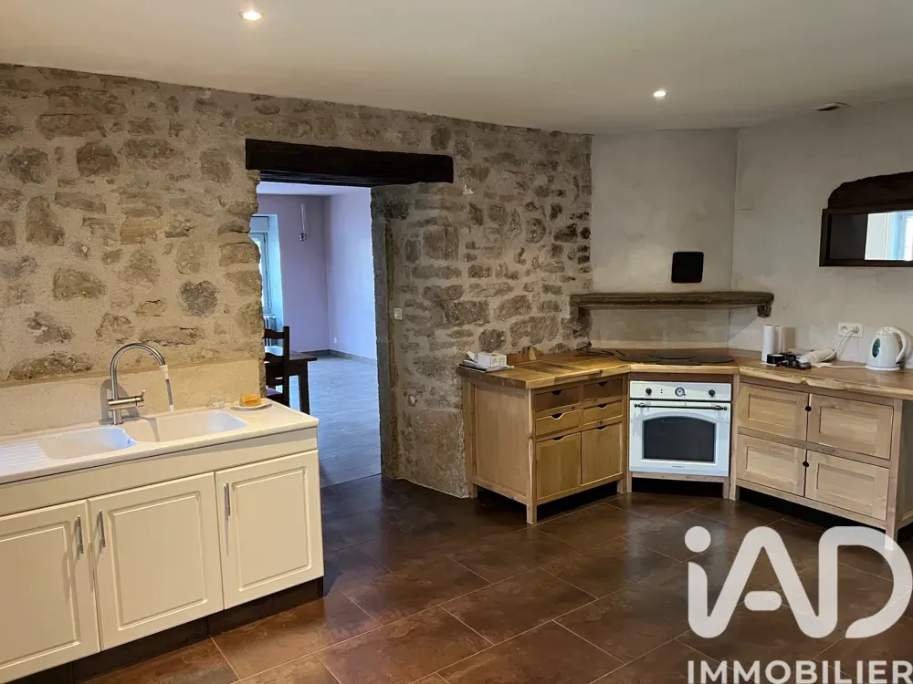 Maison 5 pièces à Saint-hymetière