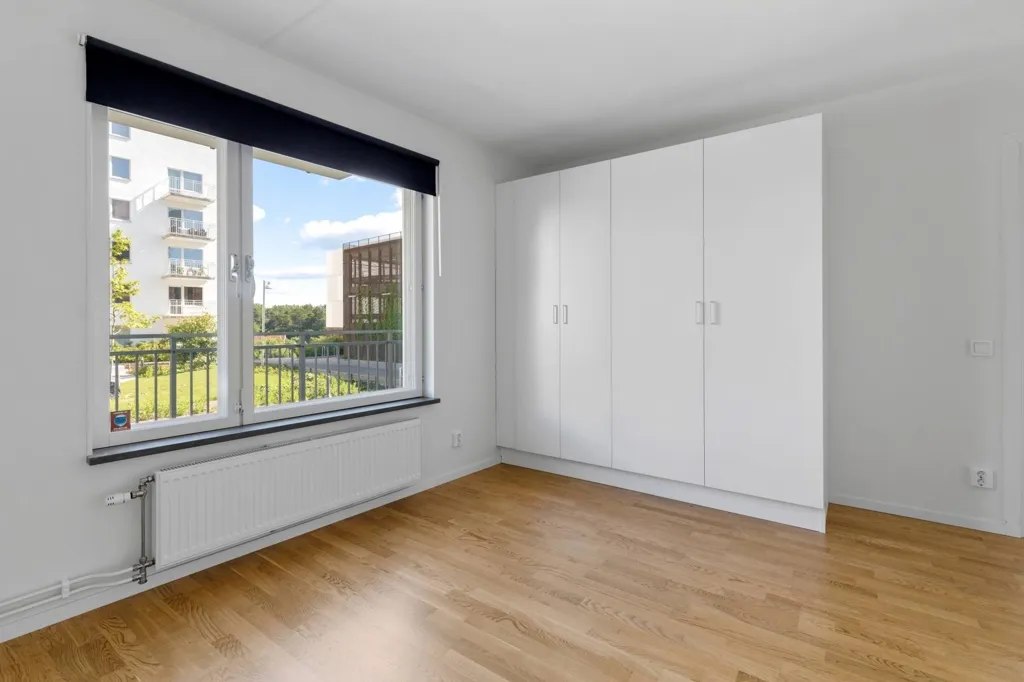 Magamistoad - Efficient 2-Bedroom Flat with Balcony in Rinkeby