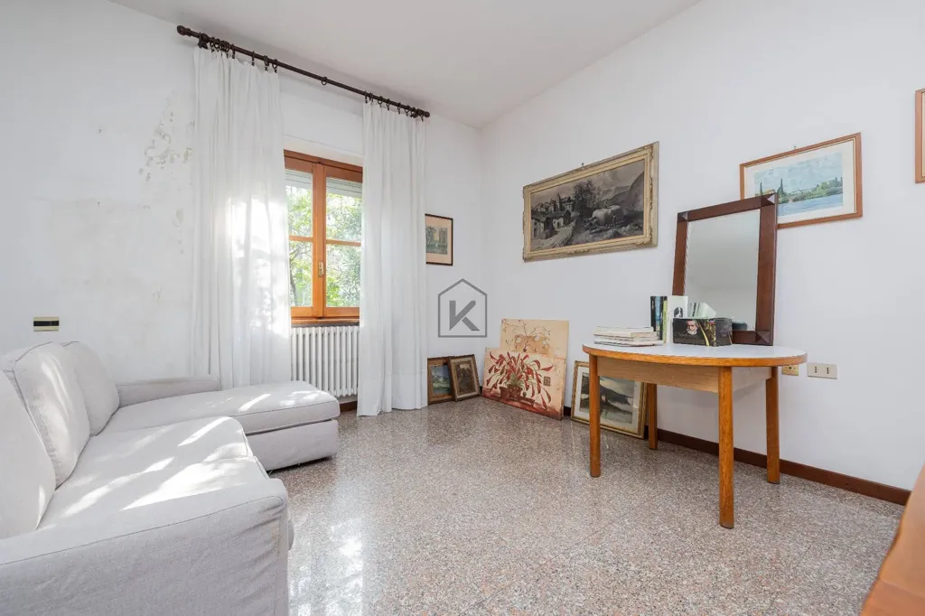 Living Room - Luxury Villa with Private Garden in Milan