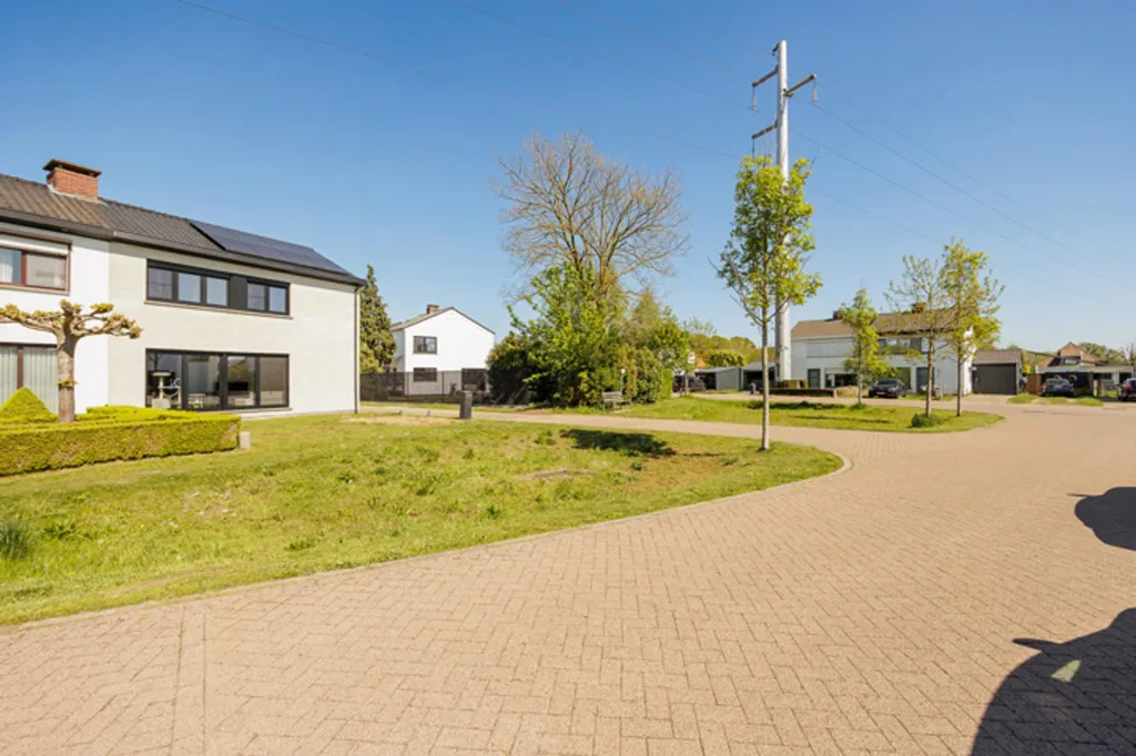 Extérieur - Maison Énergétique avec Jardin et Garage à Zevendonk
