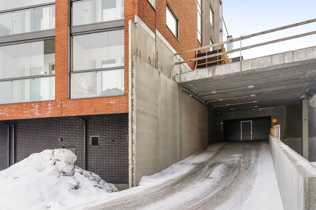 Garage - Studio Apartment with Balcony in Santalahti, Tampere