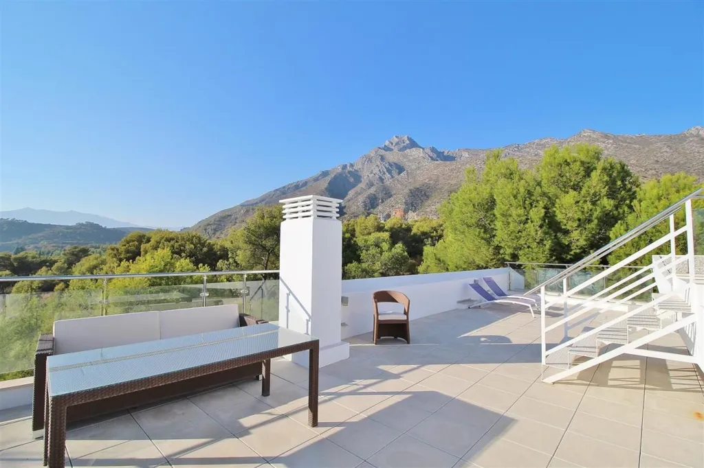 Terrasse - Modern Townhouse with Sea View in Marbella