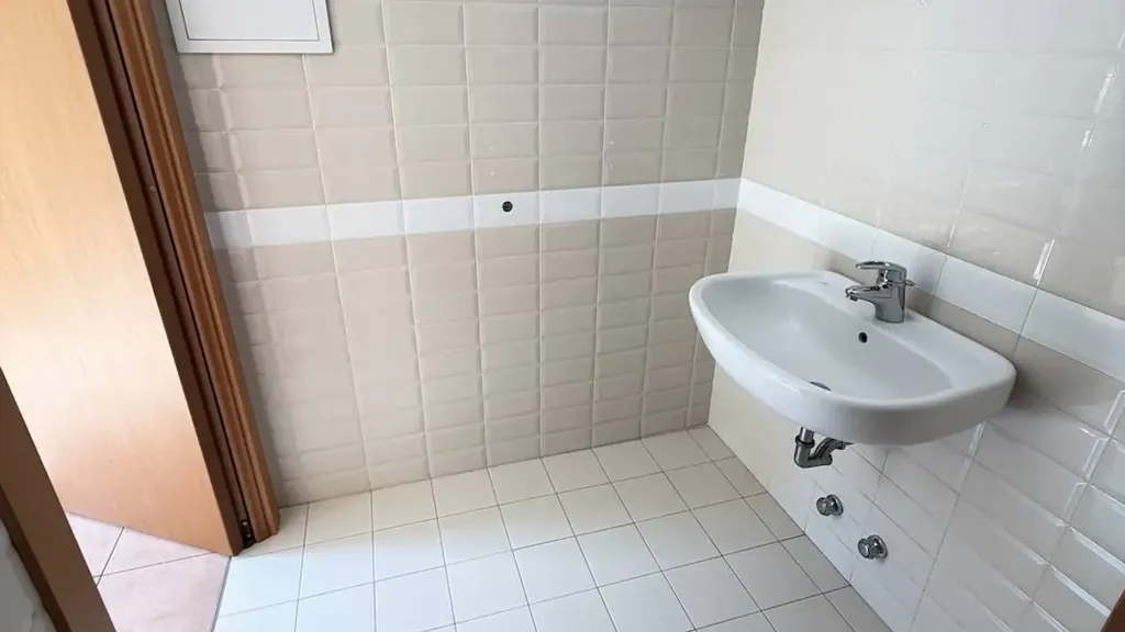 Salles de bain - Restored Triplex with Attic in Niguarda, Milan