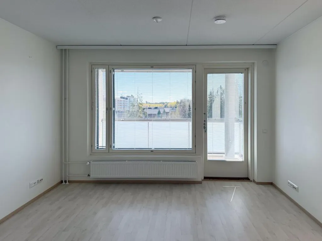 Pièces - Modern Flat with Glazed Balcony in Vuores