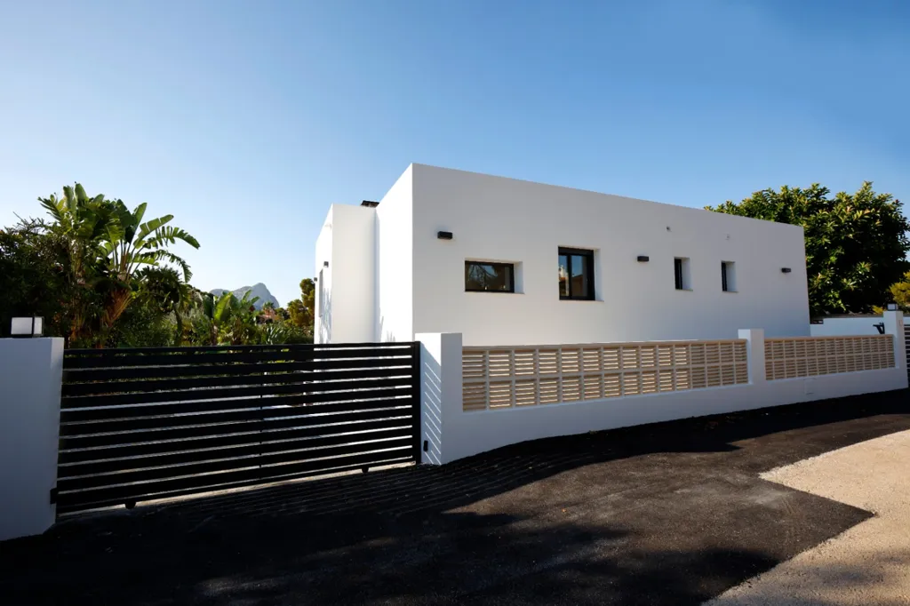 Välivaade - Contemporary Chalet with Solar Installation in Calpe