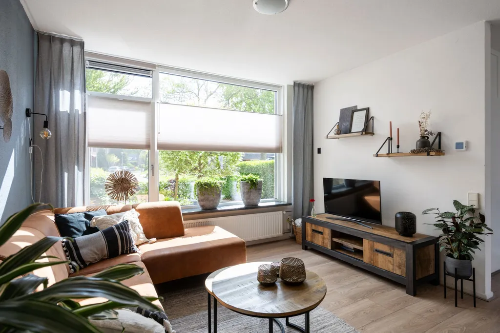 Elutuba - Modernised Semi-Detached House with Garden in Marum