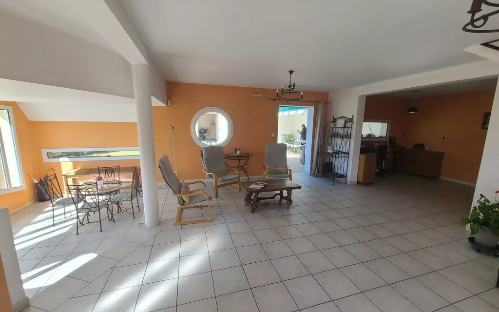 Salle à manger - Maison d'Architecte avec Terrasse à Château-Thierry