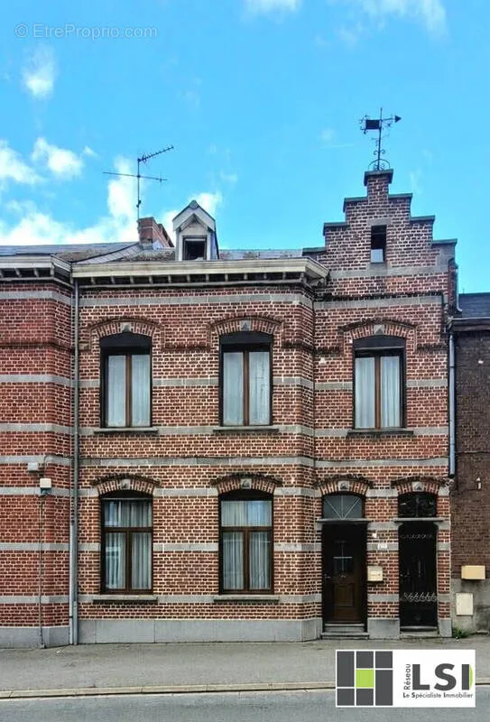Välivaade - City House with Garden in Jeumont
