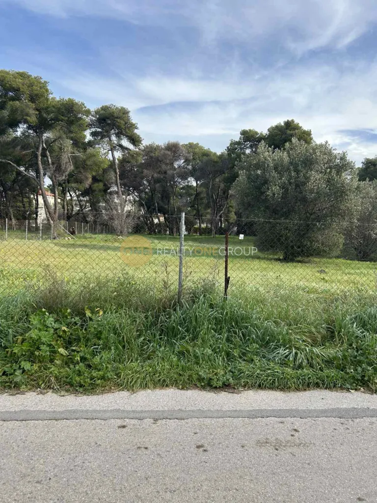 Aed - Corner Plot with Development Potential in Kifissia